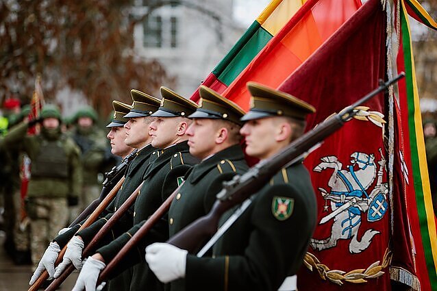 Lietuvos kariuomenės 105-ųjų metinių proga – karinės technikos paradas: kas keisis Vilniuje renginio metu?