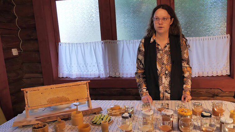 Pirmoji Lietuvoje medaus someljė Rasa: medus negali būti naudojamas vien tik arbatai pasaldinti