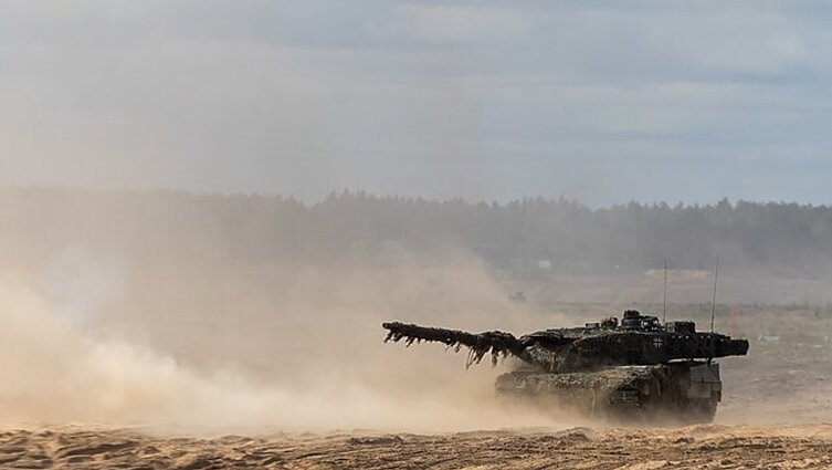 Lietuvos kariuomenė nori tankų, bet ekspertai perspėja: karas Ukrainoje rodo, kad ne tankai svarbiausi