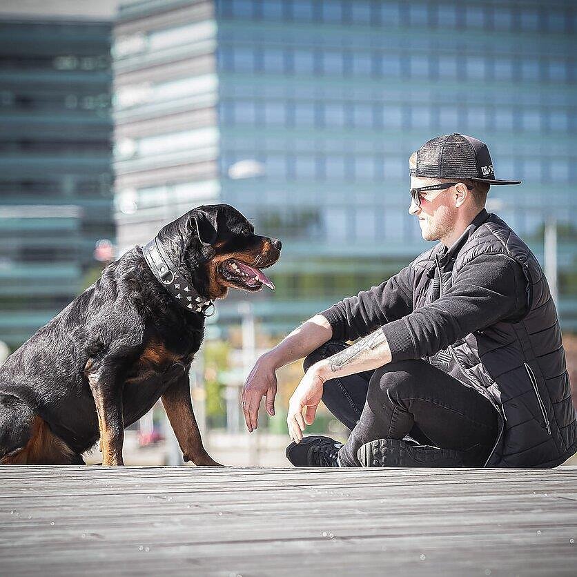 Asmeninio archyvo nuotr., Karolis Grigaliūnas ir jo šuo