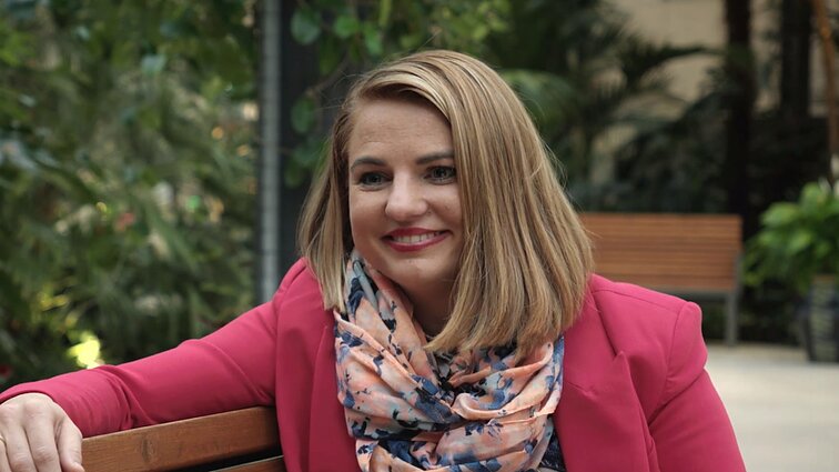 Laimės dirbant senjorų globos namuose Norvegijoje neslepianti Rasma: ar miršta, ar nemiršta, senjoro ranką visada laikau savojoje