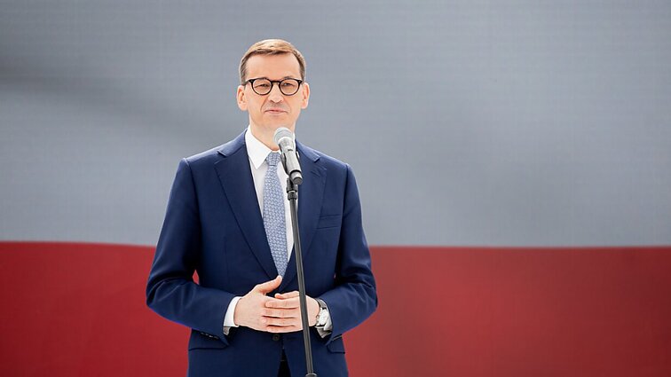 Žinios. Su naujojo Lenkijos Seimo maršalka susitikęs Morawieckis pareiškė, kad vyriausybės programą pristatys gruodžio 11-ąją
