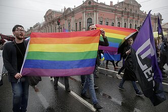 Rusija svarsto griežtinti spaudimą LGBT aktyvistams