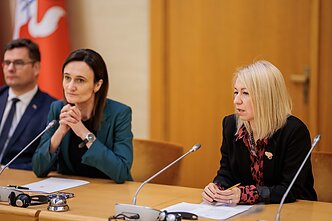 (Iš kairės į dešinę) Laurynas Kasčiūnas, Viktorija Čmilytė-Nielsen, Gaja Šavelė