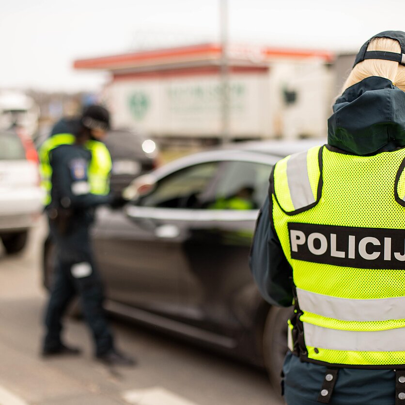 E. Blažio / LRT nuotr., Kelių policijos patikros punktas kelyje A1, Kaunas - Vilnius