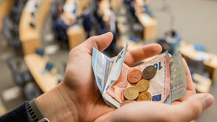Žinios. Vyriausybė vertins Seimo pasiūlymus kitų metų valstybės biudžete numatyti papildomų lėšų