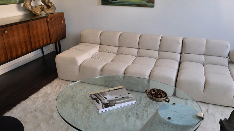 „Daiktas turi atliepti tavo širdį ir skonį“: namų interjeras, kurio akcentu tapo vintažiniai baldai