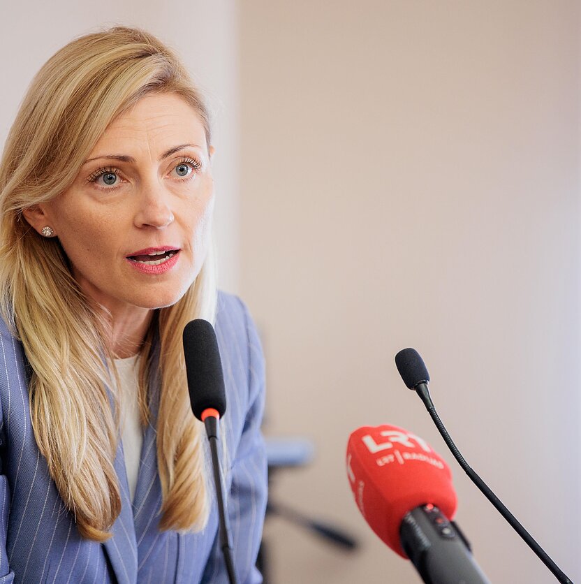 E. Blažio / LRT nuotr., Socialinės apsaugos ir darbo ministerijoje pasirašyta penkiašalė sutartis tarp Socialinės apsaugos ir darbo ministerijos ir institucijų