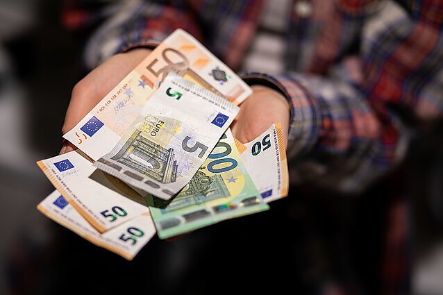 Žinios. ESO skolą gyventojams siūloma grąžinti per 2,5, įmonėms – per 7,5 metų