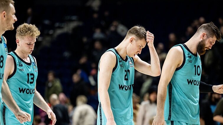 Sportas. Orai. Įspūdingą pergalę namuose pasiekusi „Juventus“ komanda sutriuškino „Wolves“ ekipą (su vert. į gestų k.)