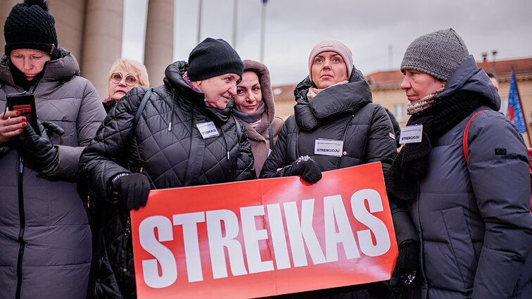 Žinios. Darbo partijos taryba nusprendė, kad partija turi trauktis iš nacionalinio švietimo susitarimo