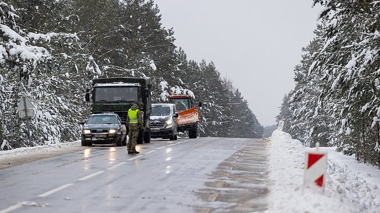 Šešių kilometrų remontas už 10 mln Eur: atnaujintas kelias į Pabradės poligoną