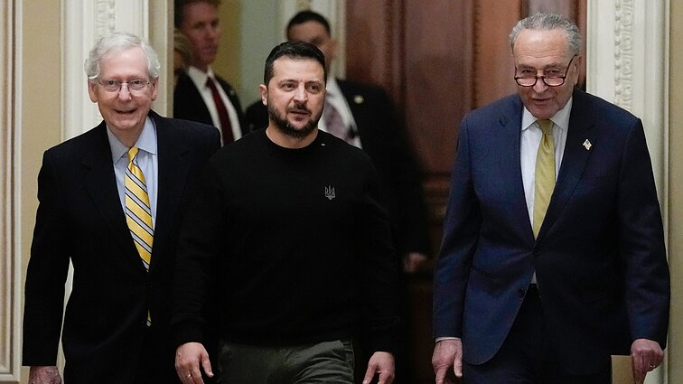 „Jei 100 mlrd. neatnešė proveržio, kokia prasmė siųsti dar 60?“: JAV viešinčiam Zelenskiui – sunki misija įtikinti neblokuoti paramos Ukrainai