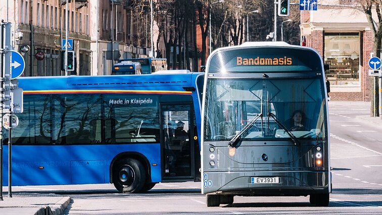 Klaipėdoje į gatves išriedės 13 naujų elektrinių autobusų: jie pakeis itin taršius, varomus dyzelinu