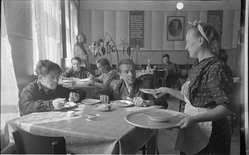 Odos ir avalynės kombinato „Elnias“ valgykla, 1954 m. Asociatyvi nuotr.