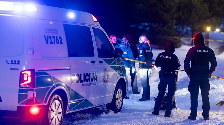 Prieš nušaunant moterį pareigūnai naudojo elektrošoką ir net šūvius į kojas: psichiatras aptarė būseną, kai žmogus į tai nereaguoja