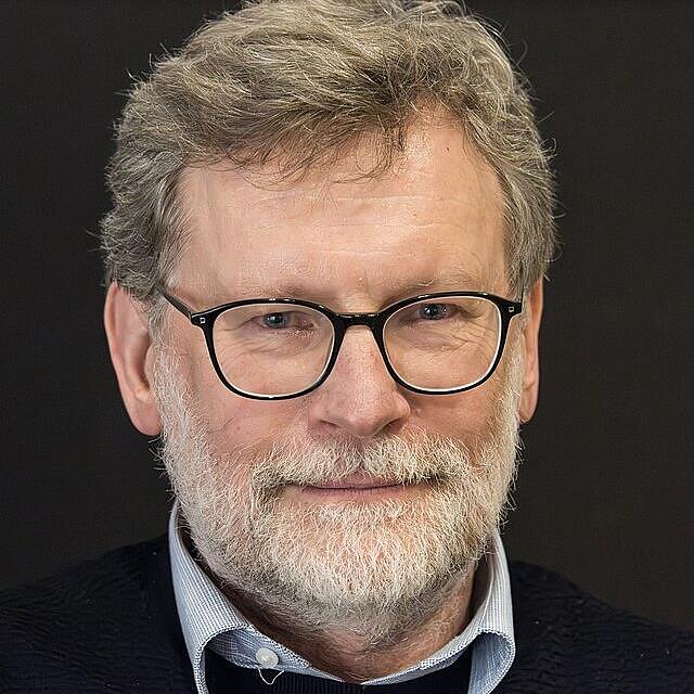 Adrian Grycuk, Laikas kultūrai. Diplomatas Dainius Junevičius: per kelis metus sunku pažinti šalį ir suprasti, ką apie tave galvoja žmonės