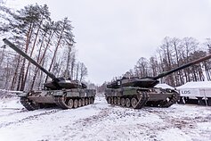 Tankų „Leopard 2“ testavimas poligone Tankų „Leopard 2“ testavimas poligone