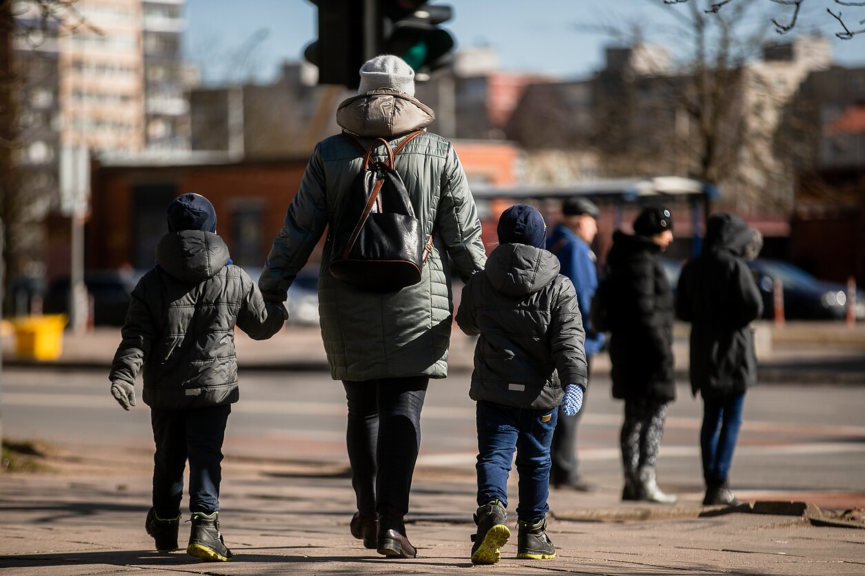 Children (associative image) Children (associative image)