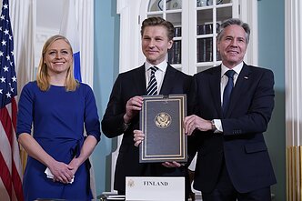 Suomija pasirašė karinio bendradarbiavimo susitarimą su JAV
