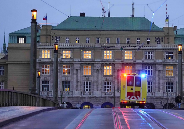 Šaudynės Prahoje: Čekijos policijos teigimu, šaulys – universiteto studentas, iš anksto planavęs išpuolį