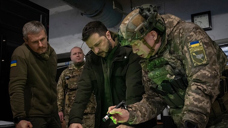 Žinios. Signalų apie sulėtėjusį Rusijos karinį planavimą sulaukęs Zelenskis: padėsime jiems tempą dar labiau sulėtinti
