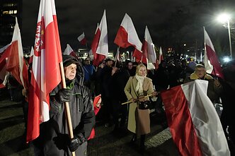 Lenkijoje protestai dėl žiniasklaidos laisvės Lenkijoje protestai dėl žiniasklaidos laisvės