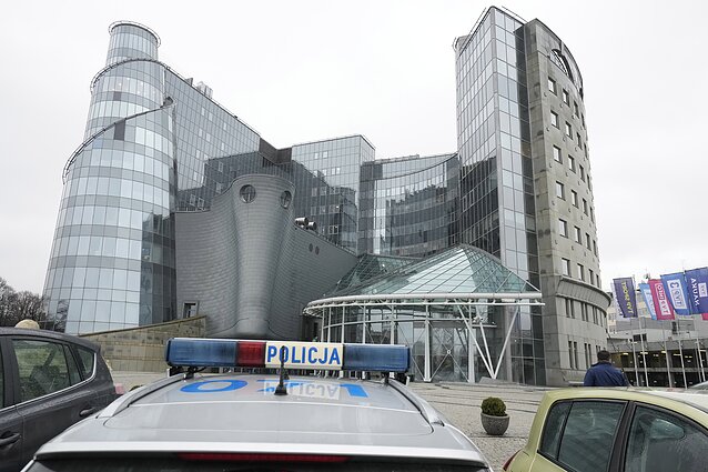 Lenkijoje protestai dėl žiniasklaidos laisvės Lenkijoje protestai dėl žiniasklaidos laisvės