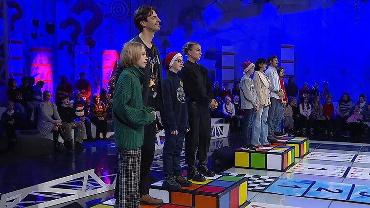 Lietuvos tūkstantmečio vaikai. Kokia kalėdinė puošmena yra vadinama puansetija?