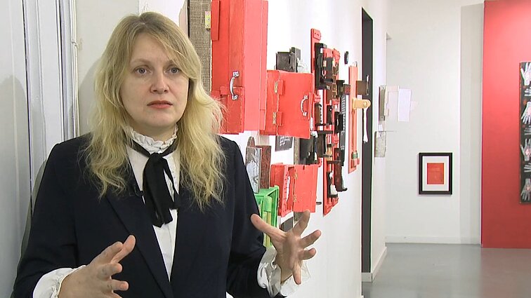 Grafikės Kristinos Norvilaitės parodoje „Išgyventi Vilnių“ – nemeile prasidėjęs, bet meile pasibaigęs santykis su Vilniumi