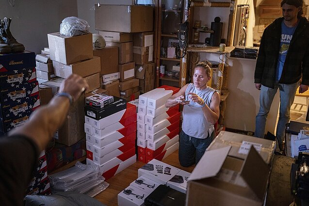 Varšuvoje Lietuvos parlamentarai aptarė paramos Ukrainai pervežimą: savanoriams trukdo biurokratinės kliūtys