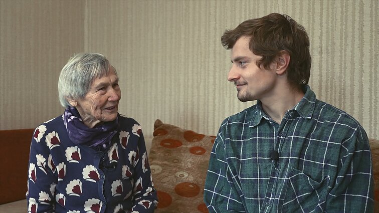 Močiute, išmokyk. Dzūkiškų pasakų sekimo tradicijas Martynui perdavė močiutė: vaikystėje pajutęs pasakų magiją, nešiesi ją ir vėliau