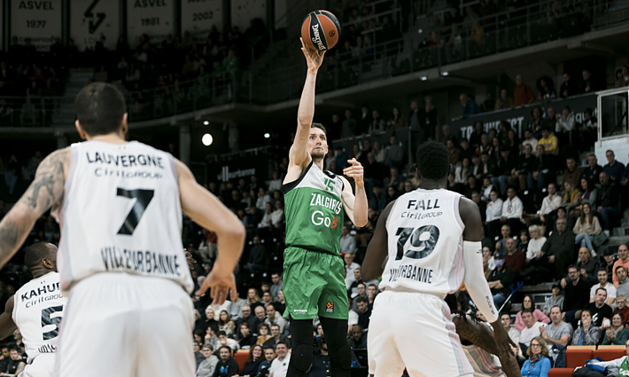 Eurolyga per LRT. Antrą kėlinį „Žalgiris“ baigė tritaškiais, tačiau į pertrauką išsinešė 8 taškų deficitą