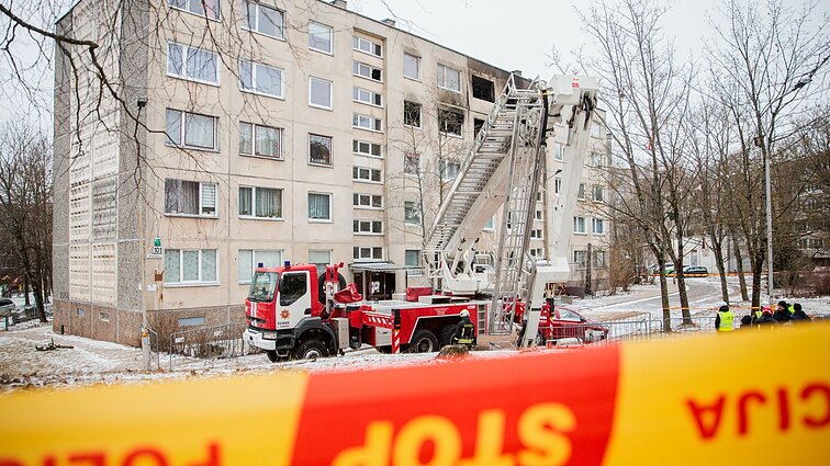 Greičius apie daugiabučio Viršuliškėse gesinimą: tai, kas skleidžiama socialiniuose tinkluose, neatitinka realios situacijos