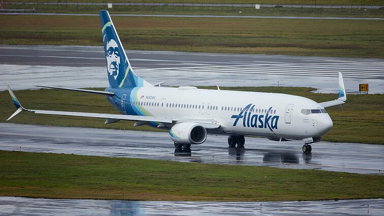 Po incidento, kai skrydžio metu iškrito avarinės lėktuvo durys, „Boeing“ akcijų vertė smuko 8 procentais