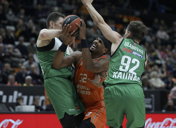 Eurolyga per LRT. Į antrąją rungtynių pusę žalgiriečiai žengia su kelių taškų persvara
