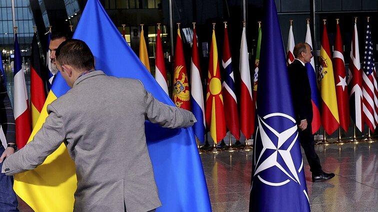 Žinios. Kyjivo prašymu Briuselyje į posėdį renkasi NATO ir Ukrainos taryba