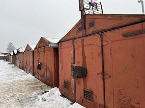 Garažai, kur rasta pagrobta mergaitė ir įtariamasis Garažai, kur rasta pagrobta mergaitė ir įtariamasis