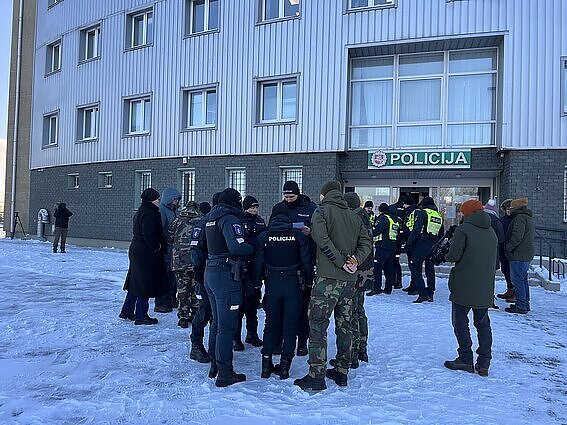 Dėl vaiko pagrobimo – įtarimai 42-ejų vyrui: teismas tenkino prašymą suimti trims mėnesiams