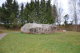 Puokės Stone