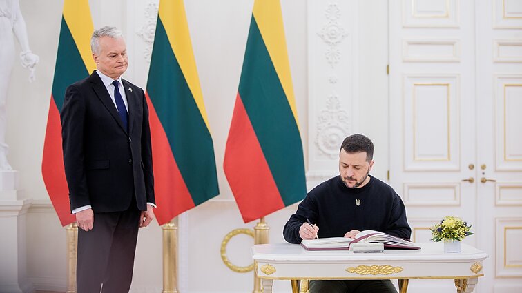 Lietuvos ir Ukrainos bendradarbiavimą gynybos srityje įvertinęs Antanaitis: ginklų kaip batono neprikepsi į sandėlį