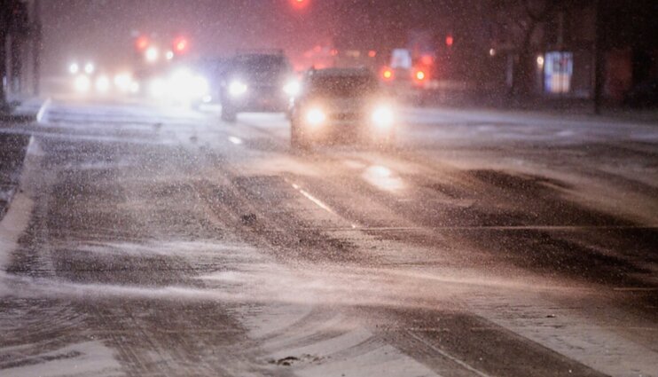 „Kaip karvė ant ledo“: oro sąlygoms parklupdžius dvigubai daugiau žmonių nei įprastai, dalis vilniečių beda pirštu į savivaldybę