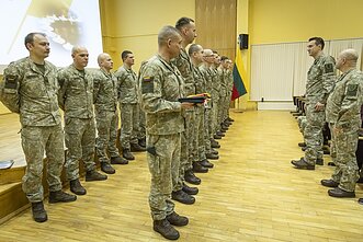 Lietuvos kariai išvyko į dar vieną ukrainiečių rengimo misiją Jungtinėje Karalystėje