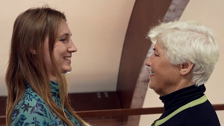 Močiute, išmokyk. Aktorę Adelę Šuminskaitę į meną per dainavimą atvedė „mamulė“ Virginija: po tiek metų vis dar matau palaikančią jos šypseną