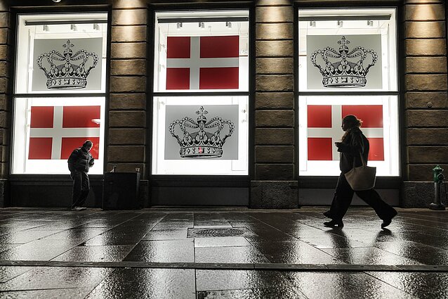 Danijos karalienės abdikacija Danijos karalienės abdikacija