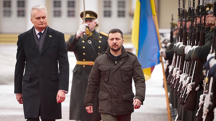 Ne tik įkvepianti kalba ir padėkos: Vilniuje Zelenskis padėjo konkrečių ginklų sąrašą bei iškėlė mobilizacijos problemas