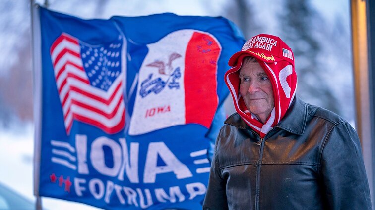 Vėjo gūsiai iki 40-ies laipsnių šalčio išbandys, kieno rinkėjai ištikimiausi: pūgos apimtoje Ajovoje respublikonai rinks kandidatą į prezidentus