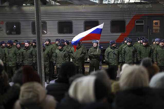 Российские мобилизованные перед отправкой на фронт