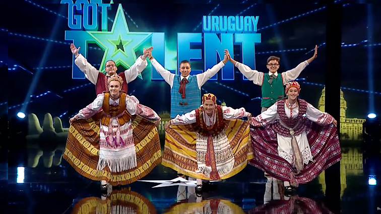 „Svajojame aplankyti“: liaudies šokius „Urugvajus turi talentų“ laidoje šokantys lietuviai svajoja pasirodyti ir „Dainų šventėje“
