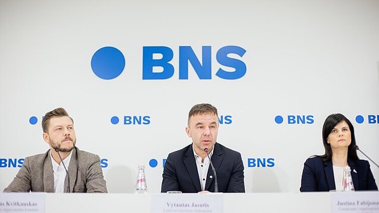 Čiuožimo čempionato organizatoriai kaltinimus neigia, meta akmenį į ministro Jakšto daržą